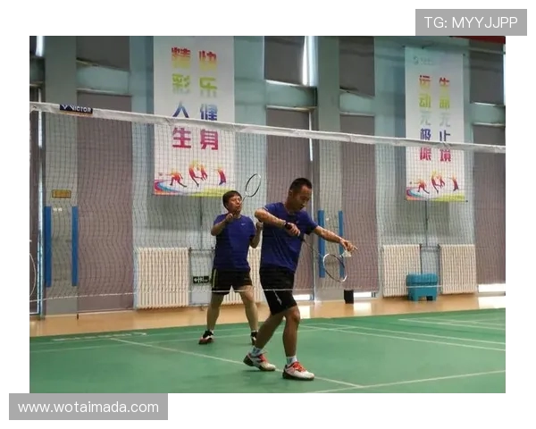 成都羽毛球队与深圳羽毛球队赛后技术分析与战术总结